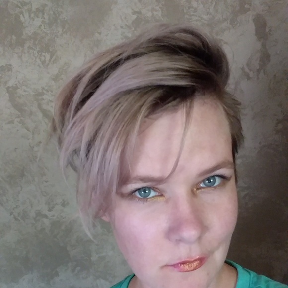 Meet your Posher, Miriam - Picture 2 of 4